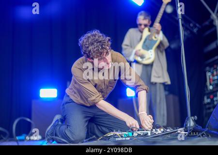 Dorset, Großbritannien. Sonntag, 1. September 2024. Nation of Language tritt 2024 beim End of the Road Festival in den Larmer Tree Gardens in Dorset auf. Fotodatum: Sonntag, 1. September 2024. Das Foto sollte lauten: Richard Gray/Alamy Live News Stockfoto