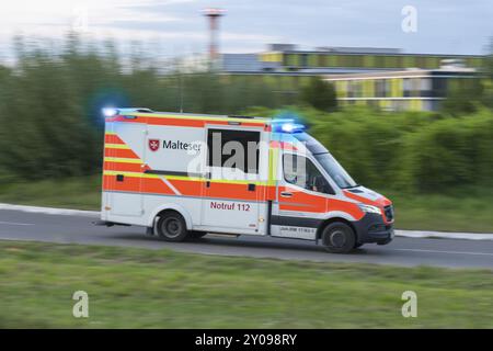 Ambulanz im Dienst, Rettungsdienst, Notruf, 112, Malteser, Rems-Murr-Kreis, Baden-Württemberg, Deutschland, Europa Stockfoto