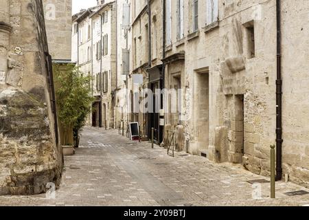 Malerische Gasse in Uzes, Südfrankreich (Ardeche) Stockfoto