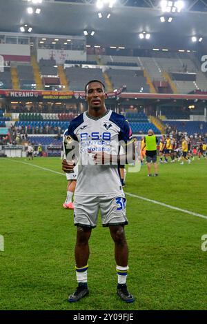 Genua, Italien. September 2024. Jackson Tchatchoua von Hellas Verona während des Fußballspiels der Serie A zwischen Genua und Hellas Verona im Luigi Ferraris Stadion in Genua, Italien - Samstag, den 01. September 2024. Sport - Fußball . (Foto: Tano Pecoraro/Lapresse) Credit: LaPresse/Alamy Live News Stockfoto