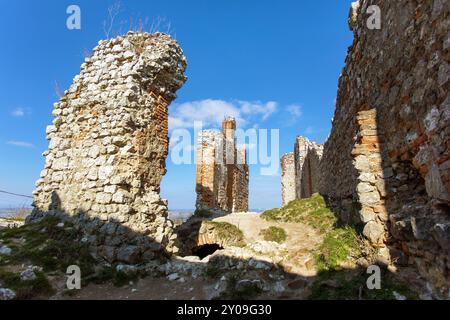 Ruinen der Burg von Devicky, Hügel von Pawlow, Südmähren, Tschechische Republik Stockfoto