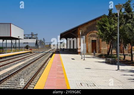 Bahnhof Don Benito in der Provinz Badajoz mit Media Distancia Stockfoto