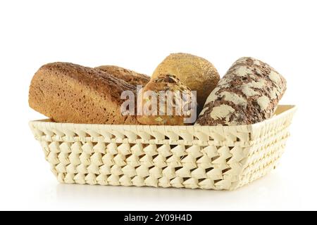 Komposition mit Brot und Brötchen auf Küchentisch Stockfoto