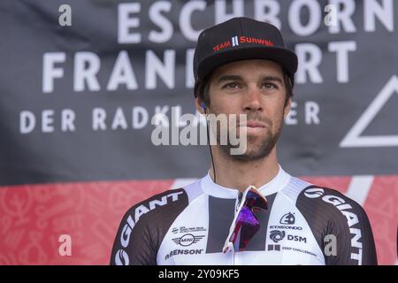 ESCHBORN, DEUTSCHLAND, 1. MAI: Radfahrer %1 (%2) meldet sich beim Radrennen Eschborn-Frankfurt an, einem jährlichen klassischen Radrennen, das in Eschborn und f startet Stockfoto