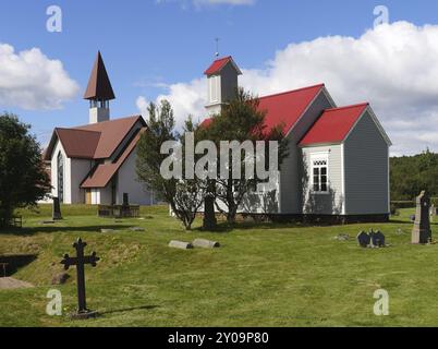 Die alte und die neue Kirche von Reykholt in Island Stockfoto