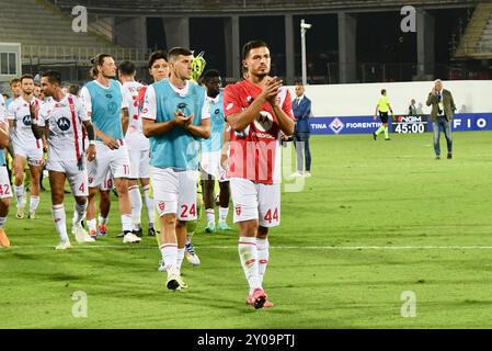 Florenz, Italien. September 2024. Das AC Monza Team während des dritten Fußballspiels der Serie A zwischen Fiorentina und Monza im Artemio Franchi Stadium in Florenz, Italien - Sonntag, 1. September 2024. Sport - Fußball (Foto AC Monza/LaPresse von Studio Buzzi) Credit: LaPresse/Alamy Live News Stockfoto