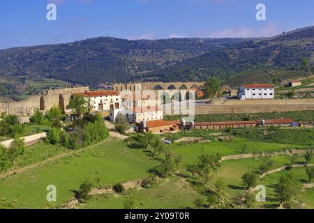 Die alte mittelalterliche Stadt Morella Aquaedukt, Castellon in Spanien, die alte mittelalterliche Stadt Morella Aquädukt, Castellon in Spanien Stockfoto