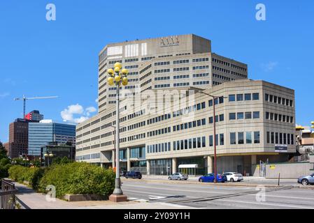 Gatineau, Kanada - 25. August 2024: Place du Portage Building in Gatineau, auf der anderen Seite des Flusses von Ottawa. Der Place du Portage ist eine Reihe von Bundesanwälten Stockfoto