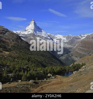 Lake Grindjesee und Matterhorn. Herbsttag in Zermatt Stockfoto