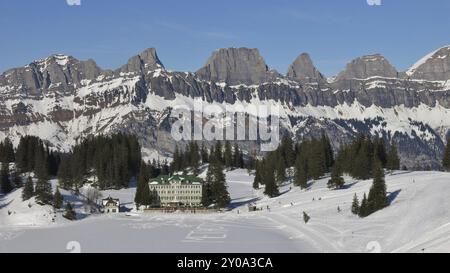 Churfirsten-Serie. Blick vom Flumserberg. Winterszene in den Schweizer Alpen Stockfoto