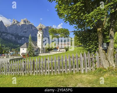 Kirche in Colfosco, Colfosco, Alta Badia, Corvara, Passo Sella, Dolomiten, Südtirol Stockfoto