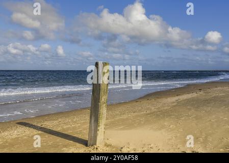 Den Helder, Niederlande. August 2021. Der erste Strandposten am Strand von den Helder. Stockfoto