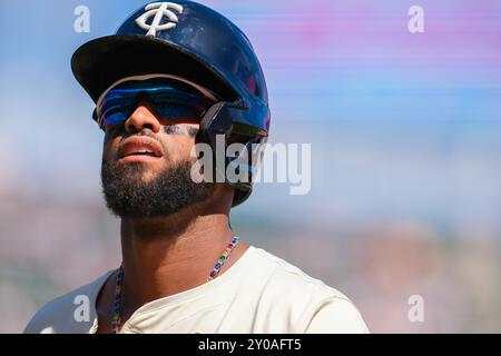 Minneapolis, Minnesota, USA. September 2024. WILLI CASTRO (50), Mittelfeldspieler der Minnesota Twins, blickt auf ein MLB-Baseballspiel zwischen den Minnesota Twins und den Toronto Blue Jays im Target Field zu. (Kreditbild: © Steven Garcia/ZUMA Press Wire) NUR REDAKTIONELLE VERWENDUNG! Nicht für kommerzielle ZWECKE! Quelle: ZUMA Press, Inc./Alamy Live News Stockfoto