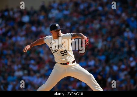 Minneapolis, Minnesota, USA. September 2024. Der Minnesota Twins Relief Pitcher JHOAN DURAN (59) gewann während eines MLB-Baseballspiels zwischen den Minnesota Twins und den Toronto Blue Jays im Target Field mit 4:3. (Kreditbild: © Steven Garcia/ZUMA Press Wire) NUR REDAKTIONELLE VERWENDUNG! Nicht für kommerzielle ZWECKE! Quelle: ZUMA Press, Inc./Alamy Live News Stockfoto