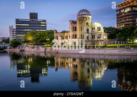 Hiroshima Peace Memorial (Genbaku Dome, Atombombendom oder A-Bomb Dome) und Motoyasu River in Hiroshima, Japan Stockfoto