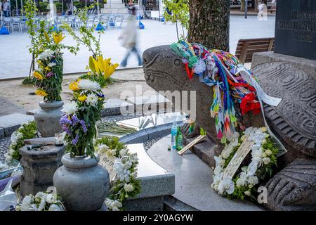 Cenotaph für koreanische Opfer im Hiroshima Peace Memorial Park, Hiroshima, Japan Stockfoto