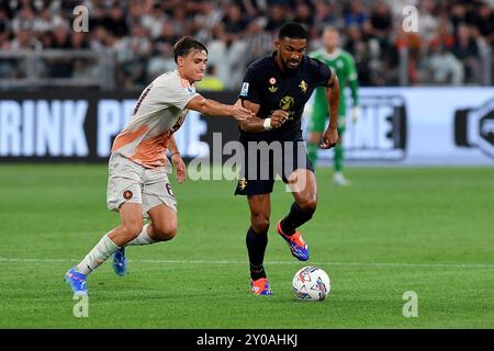 Gleison Bremer Juventus FC und Niccolo Pisilli ALS Roma beim Spiel der Serie A 2024/25 zwischen Juventus FC und AS Roma im Allianz Stadium am 01. September 2024 in Turin, Italien - ph Giuliano Marchisciano während des Spiels Juventus FC vs AS Roma, italienisches Fußball-Serie A Spiel in Turin, Italien, 01. September 2024 Stockfoto