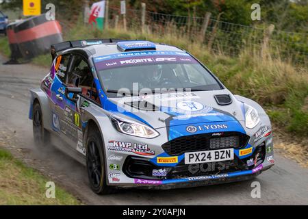 Aberystwyth, Dyfed, Großbritannien. September 2024. 2024 FIA European Rallye Championship Day 3; Fahrer Matt Edwards und Beifahrer David Moynihan in ihrem Ford Fiesta Mk II Power durch Hafod Stage 12 Credit: Action Plus Sports/Alamy Live News Stockfoto