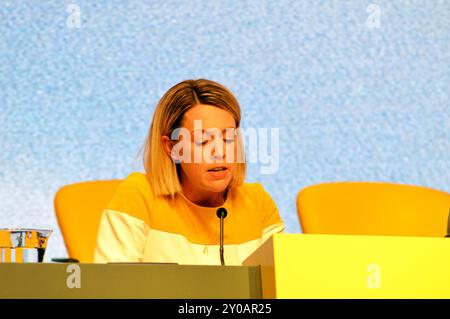 EDINBURGH, SCHOTTLAND – 1. SEPTEMBER 2024: SJenny Gilruth, Kabinettsekretärin für Bildung und Kompetenzen, spricht auf der SNP-Nationalkonferenz während einer politischen Diskussion über Kinderarmut Stockfoto