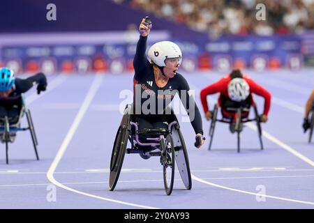 Paris, Frankreich. September 2024, Paris, Frankreich. Hannah Cockroft aus Großbritannien im Para Athletics Women's 100m - T34 Finale im Stade de France am 4. Tag der Paralympischen Spiele 2024 in Paris. Credit Roger Bool / Alamy Live News Stockfoto