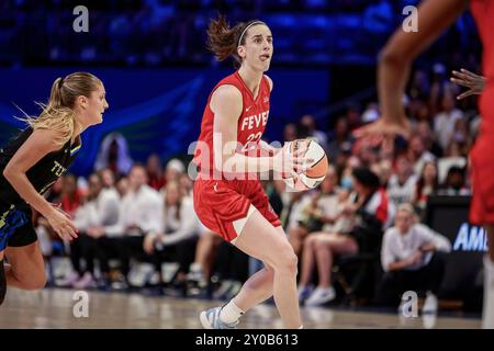 Arlington, Texas, USA. September 2024. Während eines WNBA-Spiels zwischen den Indiana Fever und den Dallas Wings im College Park Center. Das Fieber gewinnt 100-93. (Kreditbild: © Mark Fann/ZUMA Press Wire) NUR REDAKTIONELLE VERWENDUNG! Nicht für kommerzielle ZWECKE! Quelle: ZUMA Press, Inc./Alamy Live News Stockfoto