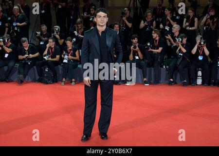 Venedig Lido, Italien. September 2024. Giacomo Giorgio nimmt am roten Teppich der Drehveranstaltung des Italy Venice Award beim 81. Venedig Filmfestival im Lido von Venedig Teil. Quelle: SOPA Images Limited/Alamy Live News Stockfoto