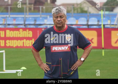 Bukarest, Rumänien. 1. September 2024: Mircea Lucescu, neuer Trainer der rumänischen Fußballnationalmannschaft, während des ersten offiziellen Trainings der Nationalmannschaft. Quelle: Lucian Alecu/Alamy Live News Stockfoto