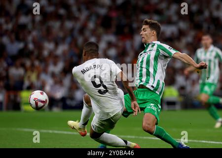 Madrid, Spanien. September 2024. Madrid, Königreich Spanien; 01.09.2024.- Real Madrid besiegt Real Betis am 4. Spieltag der spanischen Fußballliga. Mit Toren von Kylian Mbpaeé besiegten seine ersten beiden im Santiago Bernabéu Stadion (67 und 75) Betis. Vermerk: Juan Carlos Rojas/dpa/Alamy Live News Stockfoto