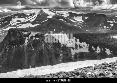 Blick von den Abisko-Alpen zum Berg Katotjakka, Norrbotten, Lappland, Schweden, Juli 2013, Europa Stockfoto