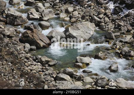 Fluss, Bach, Wasser, Kieselsteine, Felsbrocken, Felsen, Steine, Langtang Khola, Detail, Kyanjin Gumba, Kyanjin Gompa, Langtang, Himalaya, Nepal, Himalaya, Ansicht, Stockfoto