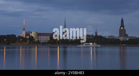 Nacht Riga Stadtbild. Lettland Stockfoto