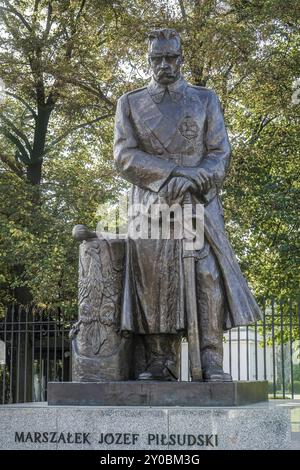 Statue von Marschall Joseph Pilsudski vor dem Belweder Palast in Warschau Stockfoto