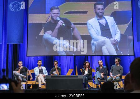 Bonn, 8. Juni 2019: Wes Chatham, CAS Anvar, Dominique Tipper, Shohreh Aghdashloo, Frankie Adams und Steven Strait auf der FedCon 28, Europa Stockfoto