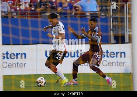 Frisco, Usa. 31. August 2024. Dallas-Verteidiger Marco Farfan #4 kontrolliert den Ball während des MLS-Spiels zwischen dem FC Dallas und Colorado Rapids im Toyota Stadium. Endstand FC Dallas 2: 3 Colorado Rapids. Am 31. August 2024 in Frisco, Texas. (Foto: Javier Vicencio/Eyepix Group) Credit: Eyepix Group/Alamy Live News Stockfoto