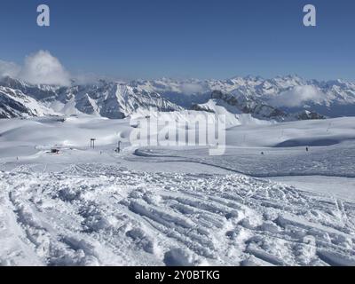 Skifahren auf dem Glacier de Diablerets, Berge Stockfoto