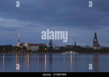 Nacht Riga Stadtbild. Lettland Stockfoto