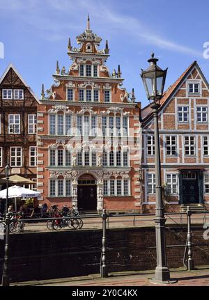 Europa, Deutschland, Niedersachsen, Stade, Metropolregion Hamburg, Hansestadt, Hansehafen, Water West, Bürgermeister-Hintze-Haus in der Weserrena Stockfoto