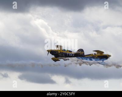 Die Trig Aerobatic Team über Biggin Hill Airport fliegen Stockfoto