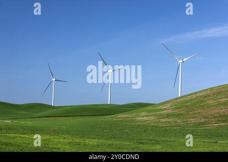 Windenergieanlagen mit sauberer Energie in der Region palouse im Osten von Washington Stockfoto