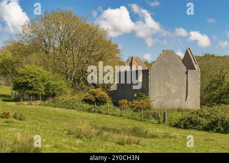 Ruine in dem verlassenen Dorf, in der Nähe von Tyneham Kimmeridge, Jurassic Coast, Dorset, Großbritannien Stockfoto