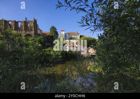 Bautzen Ortenburg und Nicolaikirchenruine in der Oberlausitz, Schloss Ortenburg und Ruine St. Nikolai Kirche, Bautzen, Sachsen, Oberlausitz in Deutschland Stockfoto