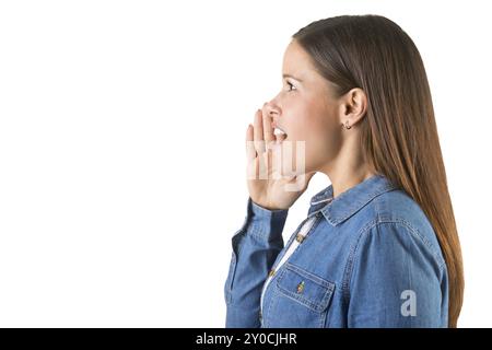 Nahaufnahme von einem Womans Gesicht, ein Geheimnis zu sagen, isoliert in weiß Stockfoto