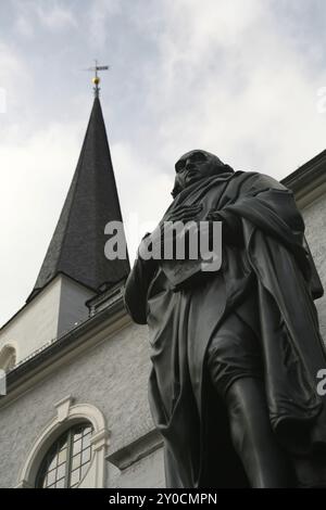 Denkmal für Johann Gottfried Herder vor der Herderkirche in Weimar (Thüringen) Stockfoto