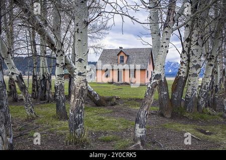 Der kleine fotografierte das alte Haus in der Mormon Row im Grand Teton National Park in Wyoming Stockfoto