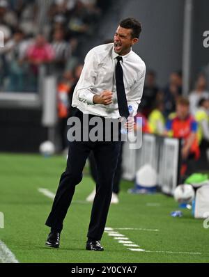 Turin, Italien. September 2024. Juventus’ Cheftrainer Thiago Motta reagiert auf ein Fußballspiel der Serie A zwischen Juventus und Roma in Turin, Italien, am 1. September 2024. Quelle: Federico Tardito/Xinhua/Alamy Live News Stockfoto