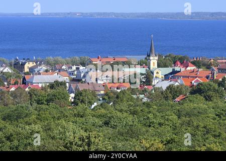 Blick auf die Stadt Borgholm auf der Insel Oeland. Blick auf die Stadt Borgholm im Kalmar County Stockfoto