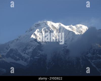 Annapurna South in den frühen Morgenstunden Stockfoto