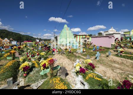 Tumbas de Colores, Celebracion del dia de muertos en el Cementerio General, Santo Tomas Chichicastenango, Republica de Guatemala, America Central Stockfoto