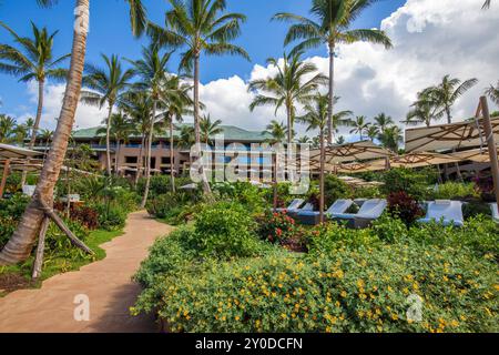 Blick auf die Gärten außerhalb des Four Seasons Resort Lanai in Manele Bay, Lanai, Hawaii. Stockfoto