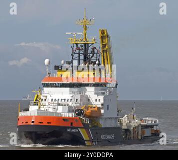 Schadensbegrenzungs- und Mehrzweckschiff Neuwerk vor Cuxhaven IMO-Nummer : 9143984 Name des Schiffes : NEUWERK Rufzeichen : DBJM Bruttoraumzahl : 3422 Typ Stockfoto